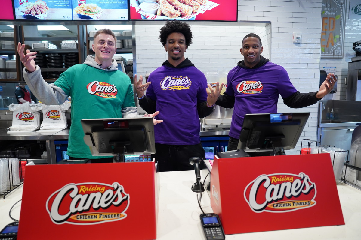 Heisman Trophy Finalist quarterbacks Bo Nix (Oregon Ducks, left), Jayden Daniels (LSU Tigers, center), and Michael Penix Jr. (Washington Huskies, right).